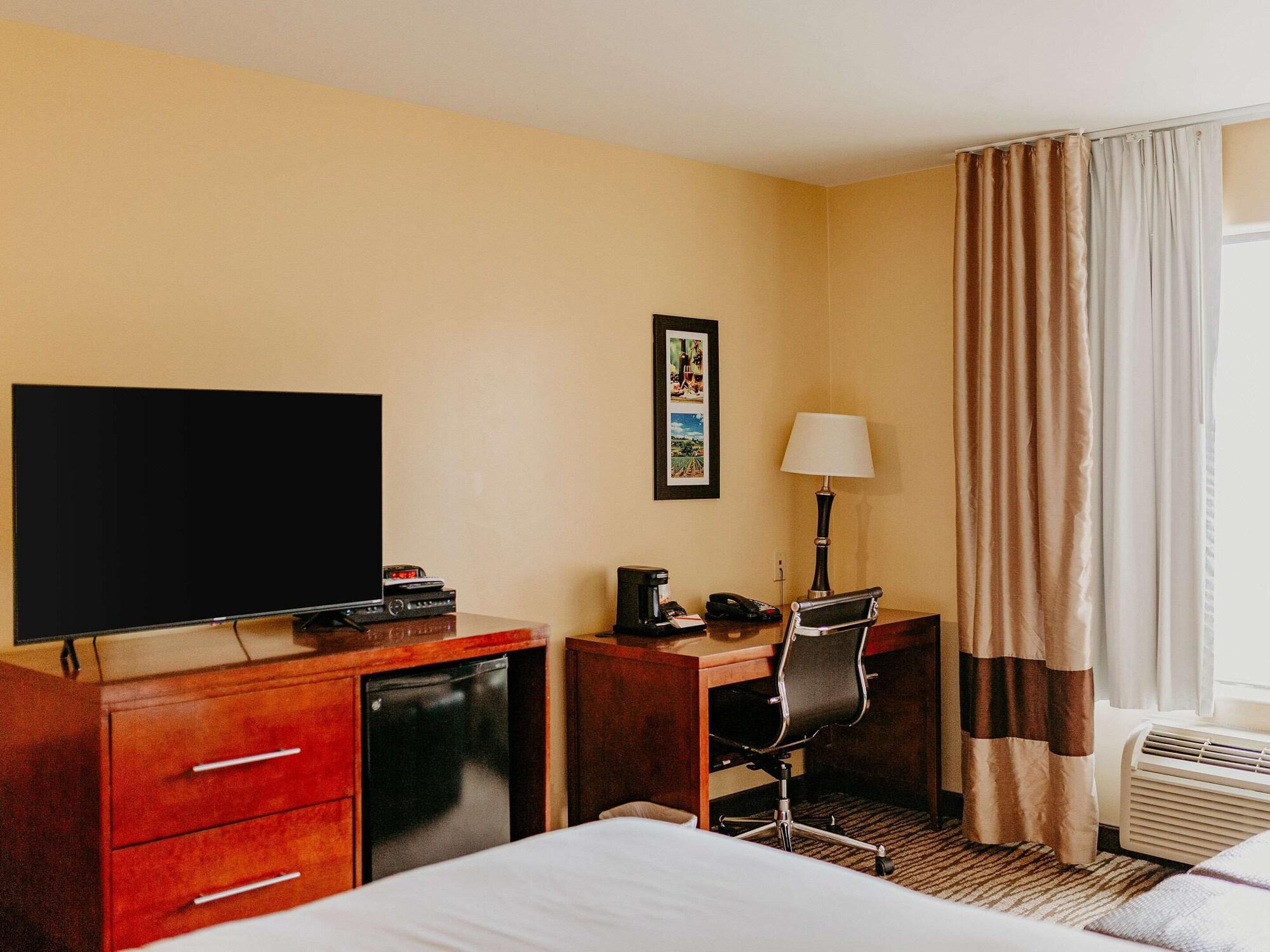 Comfort Inn Pomona Near Fairplex Buitenkant foto